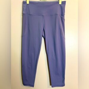 VICTORIA'S SECRET Sport knockout Capri leggings women's SZ/Med